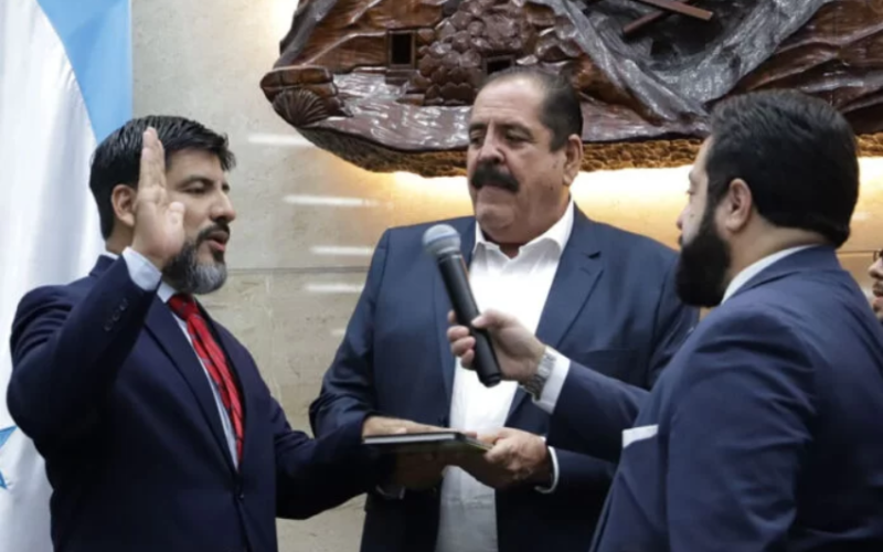 Prosecutor’s Office alleges assassination attempt on Mel Zelaya, faces public ridicule